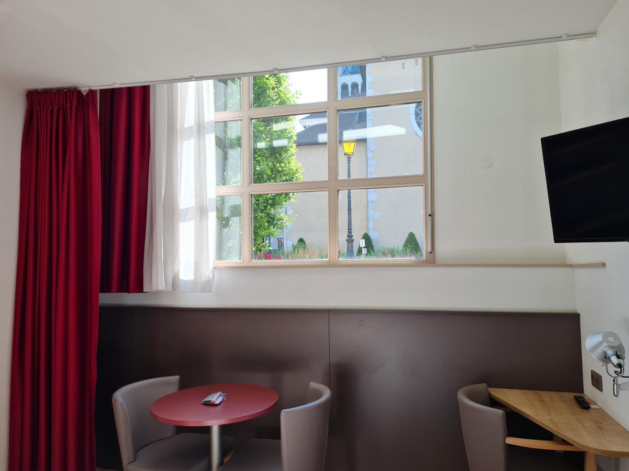 Apparthotel Privilodges Le Royal Annecy Ruang foto