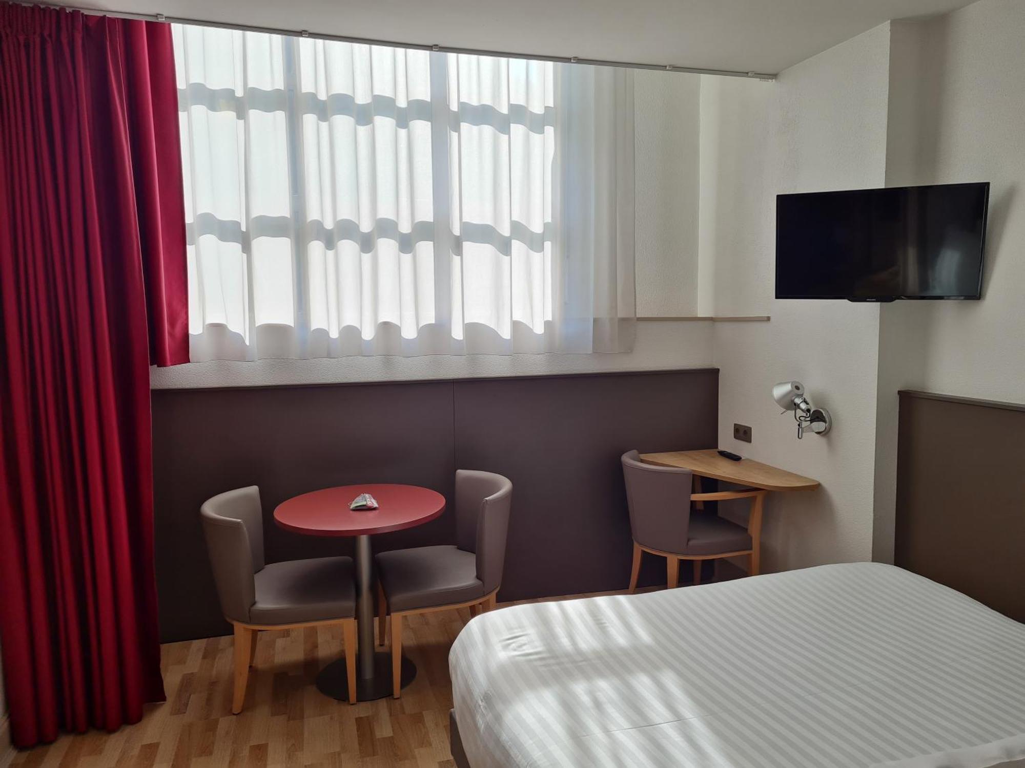 Apparthotel Privilodges Le Royal Annecy Ruang foto