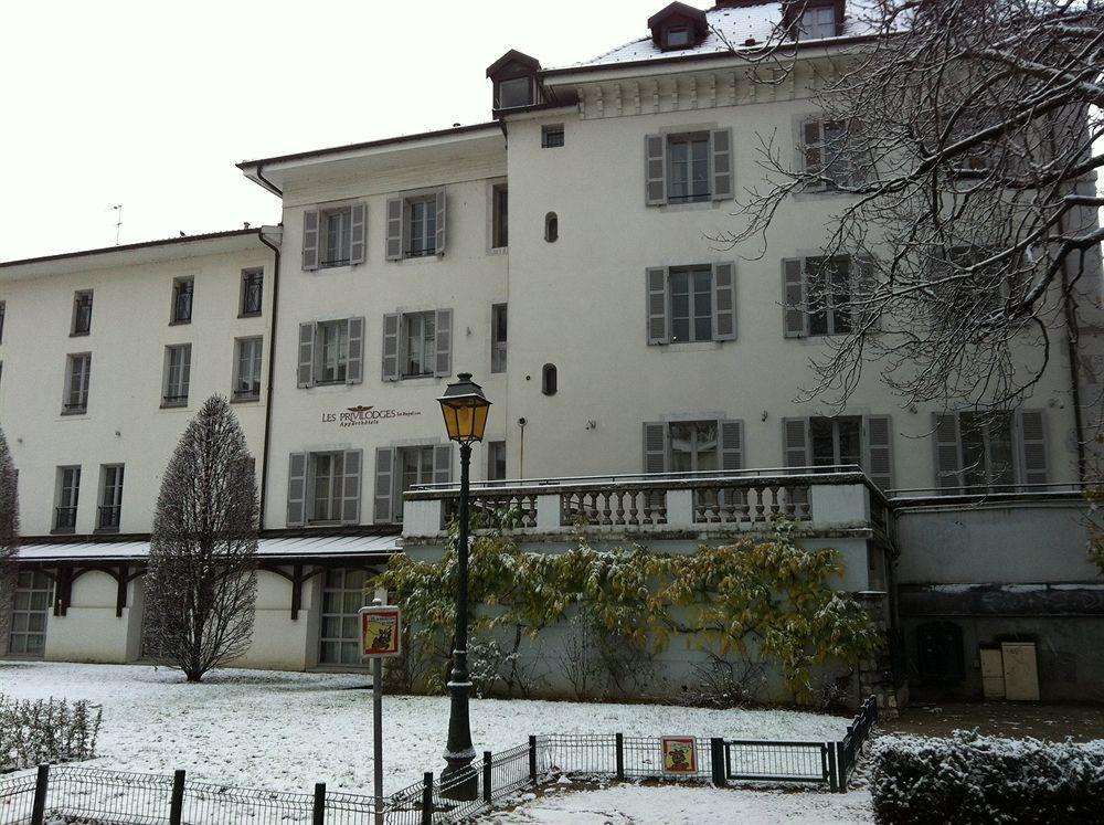 Apparthotel Privilodges Le Royal Annecy Bagian luar foto